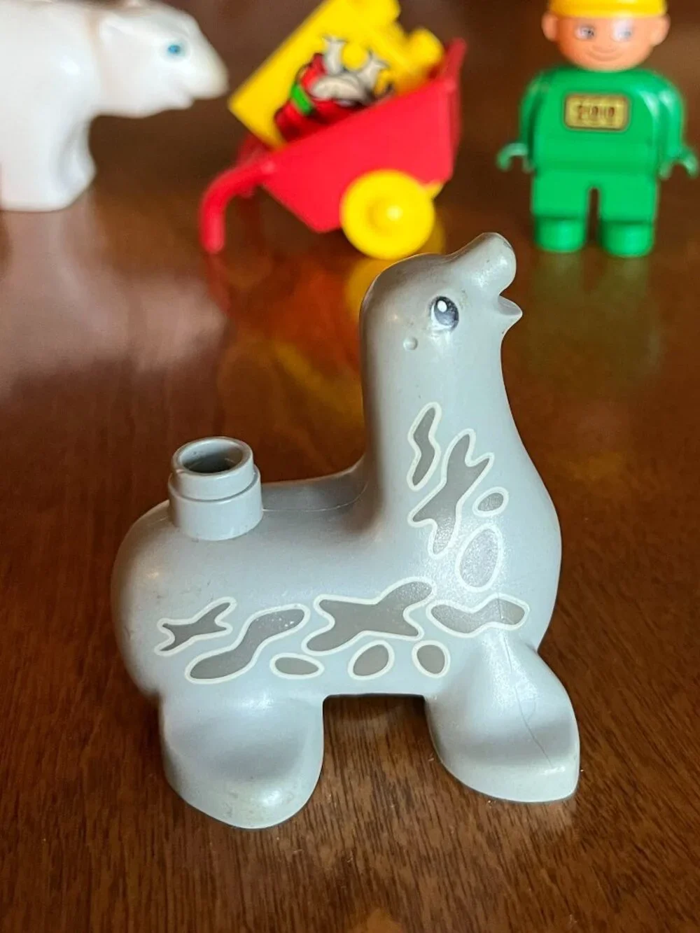 Duplo vintage zookeeper and arctic animals
